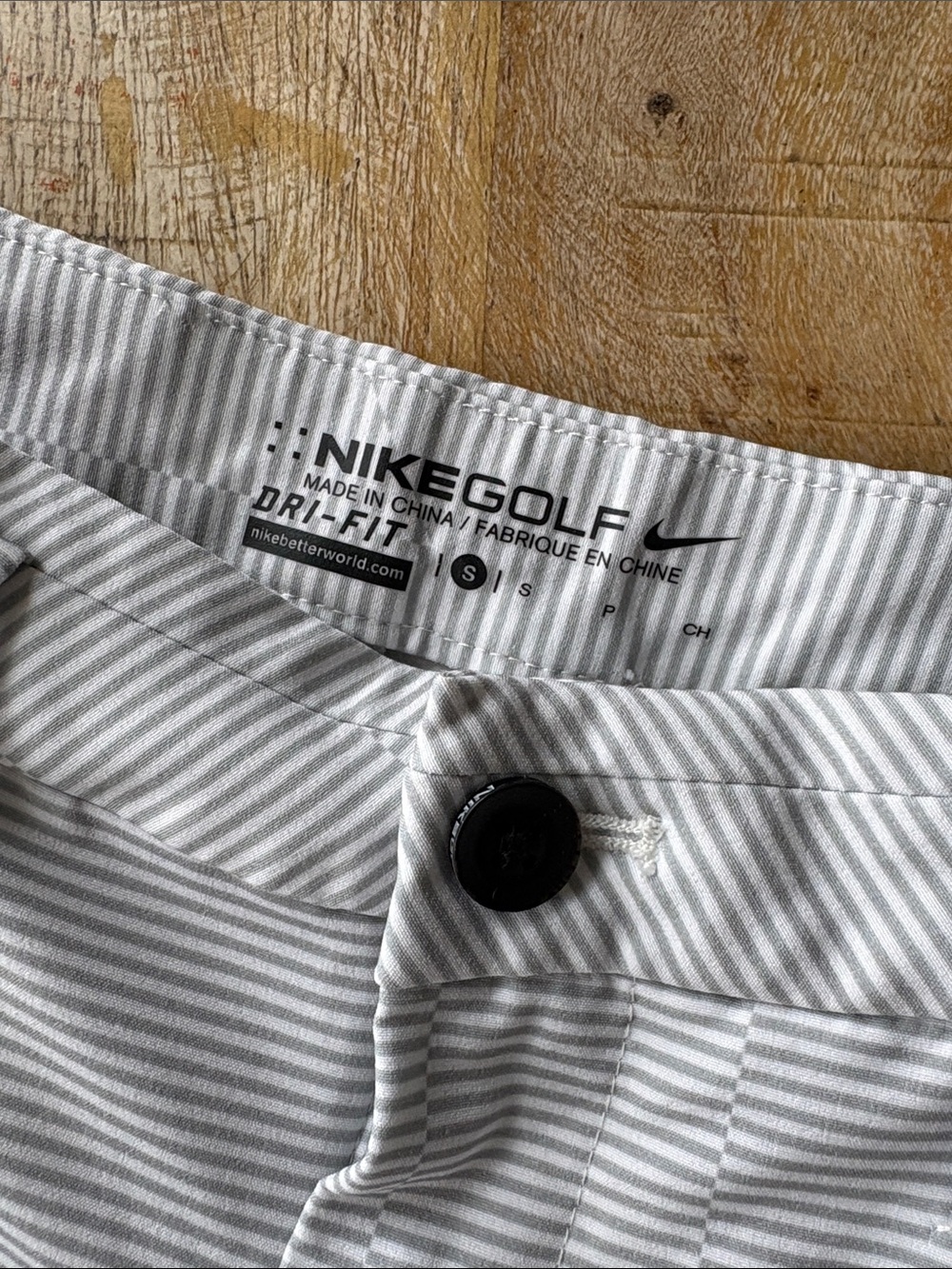 Nike Boys Golf Shorts size Small - Picture 2 of 7